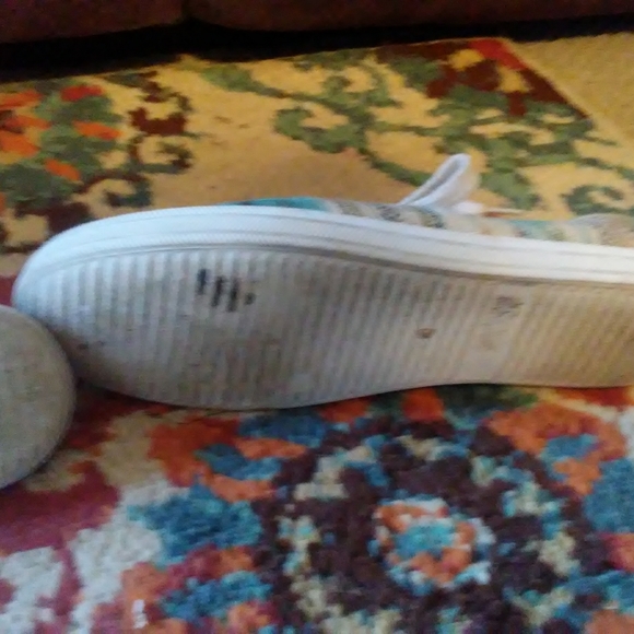 Shoes - Picture 7 of 7